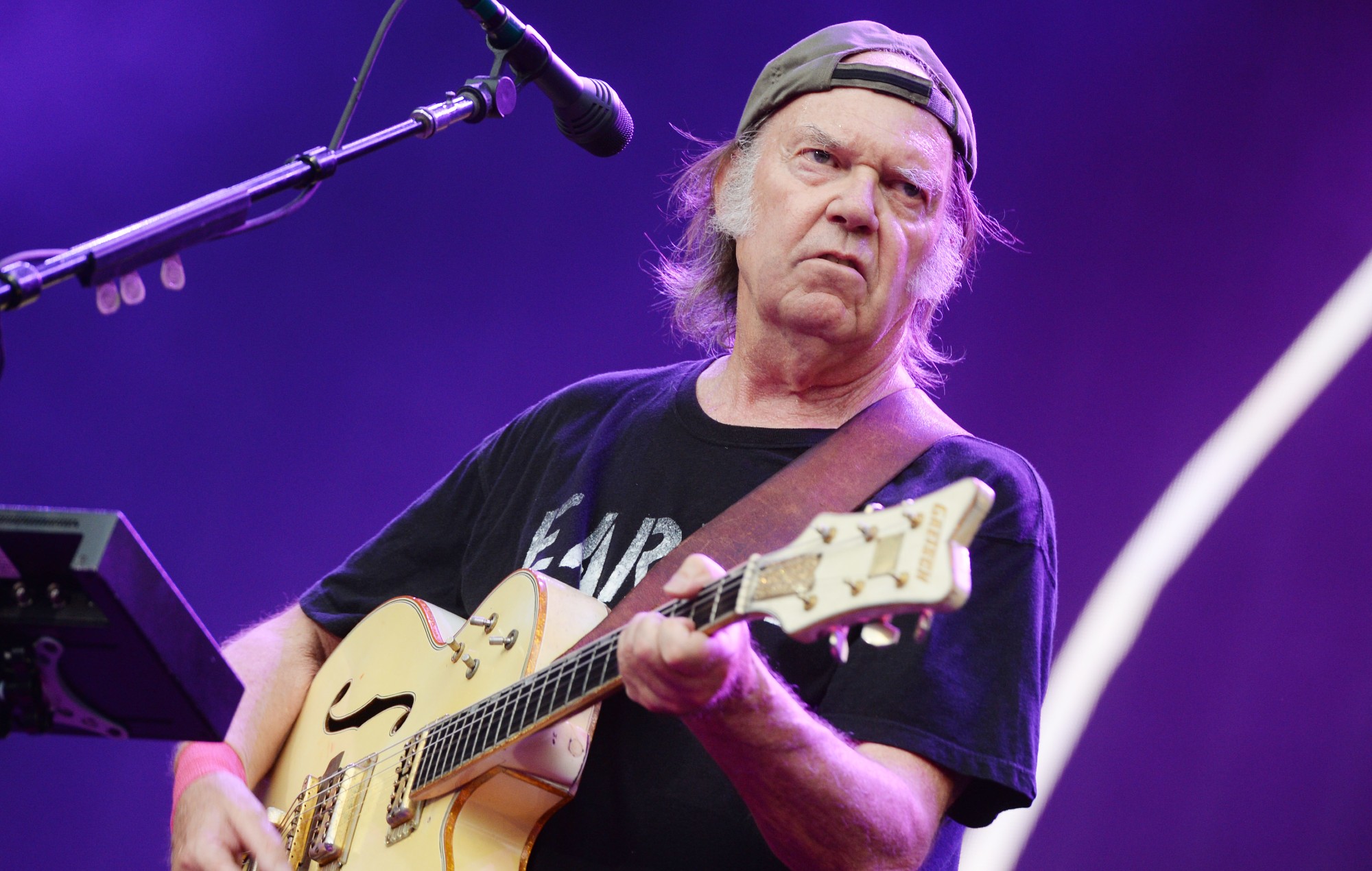 Neil Young speaks on Crazy Horse tour cancellation: “I listened to my body”