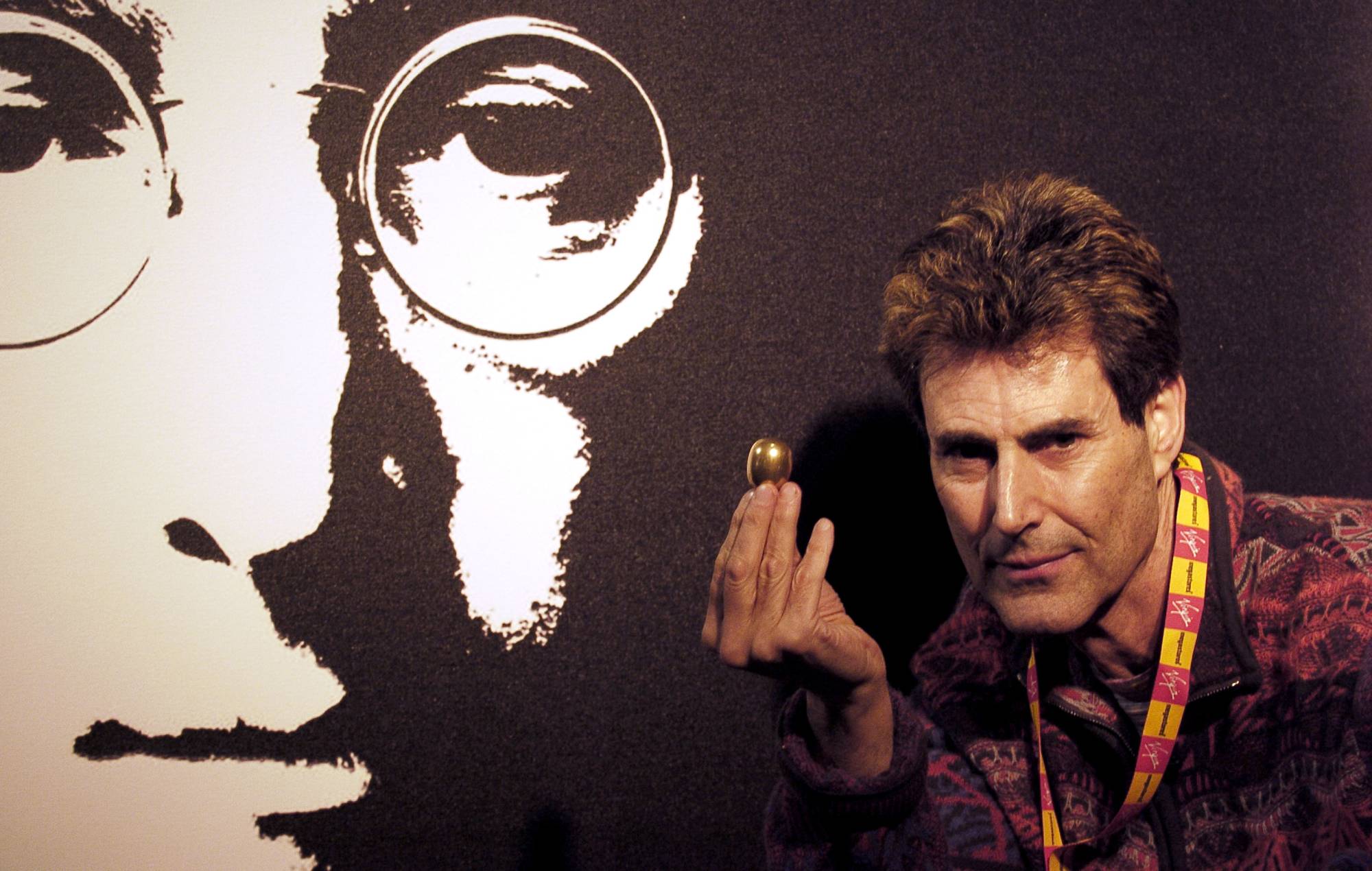 Uri Geller “elated” after buying John Lennon’s iconic glasses for £40,000