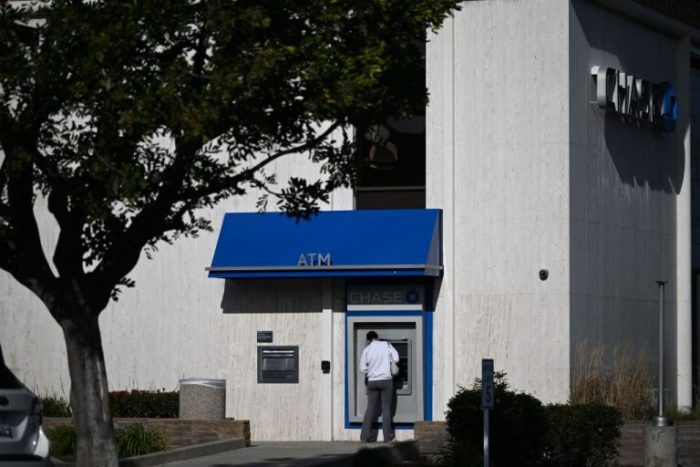 Chase Bank Glitch Leaving People With Massive Debt For Checks That Their A**es Couldn’t Cash