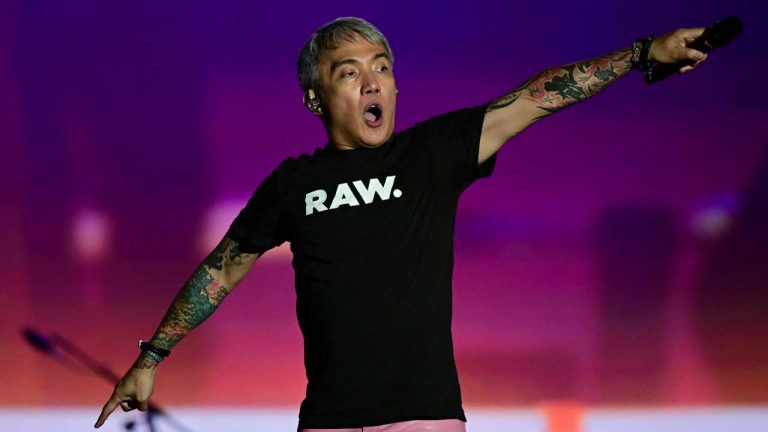 “No one more than me in this world feels so devastated about this”: Arnel Pineda invites fans to vote him out of Journey after criticism of Rock In Rio show