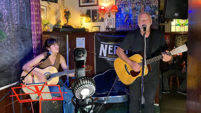 Wish you were here? David Gilmour stuns tiny Brighton pub with live rendition of Pink Floyd classic