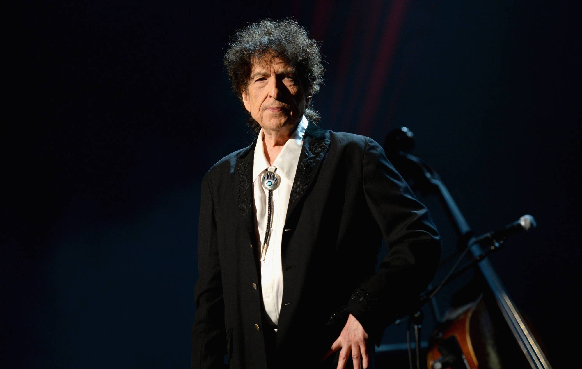 Watch Bob Dylan perform ‘Desolation Row’ with tiny wrench