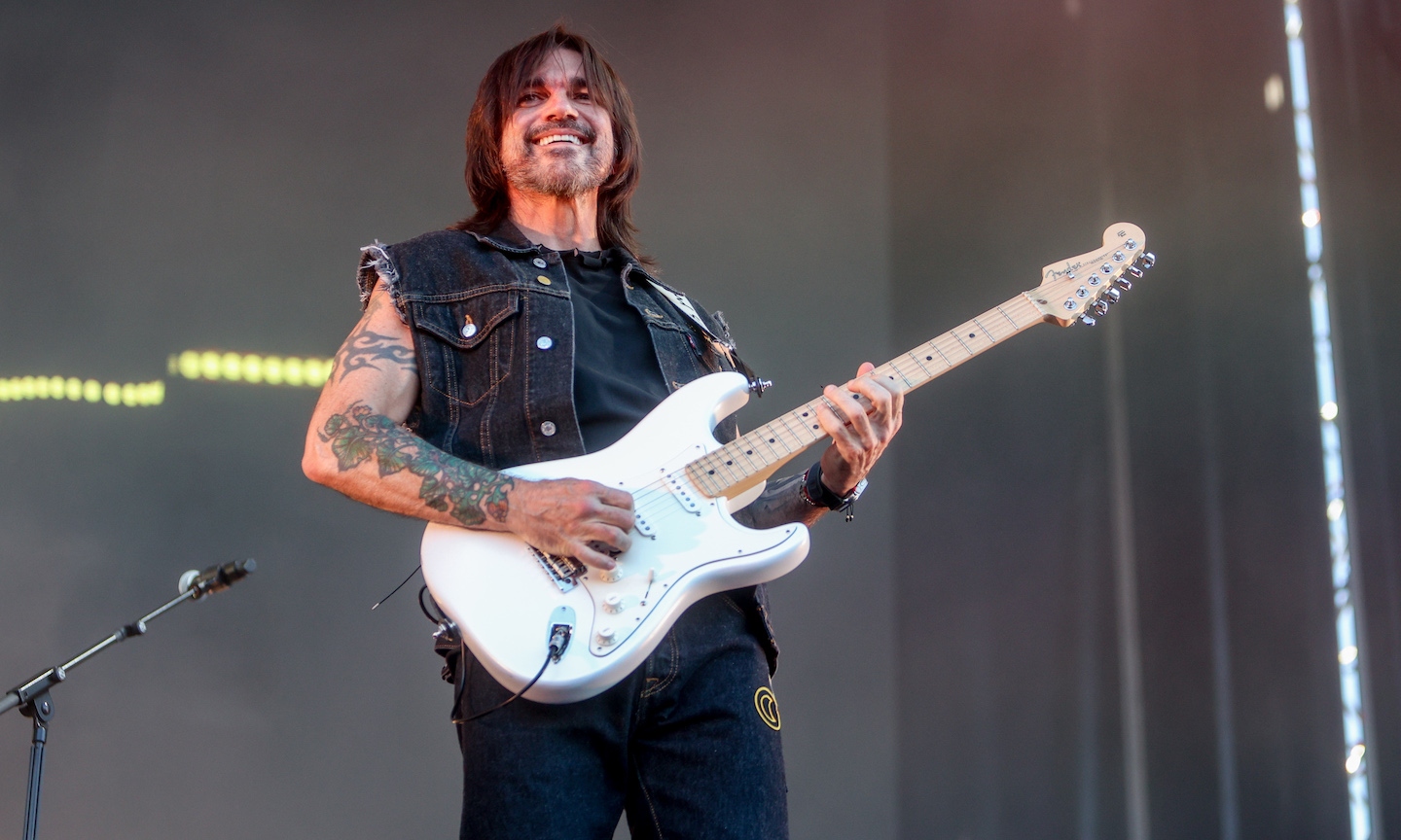 Juanes Stops By ‘NPR’s’ Tiny Desk To Celebrate Latin Music Month