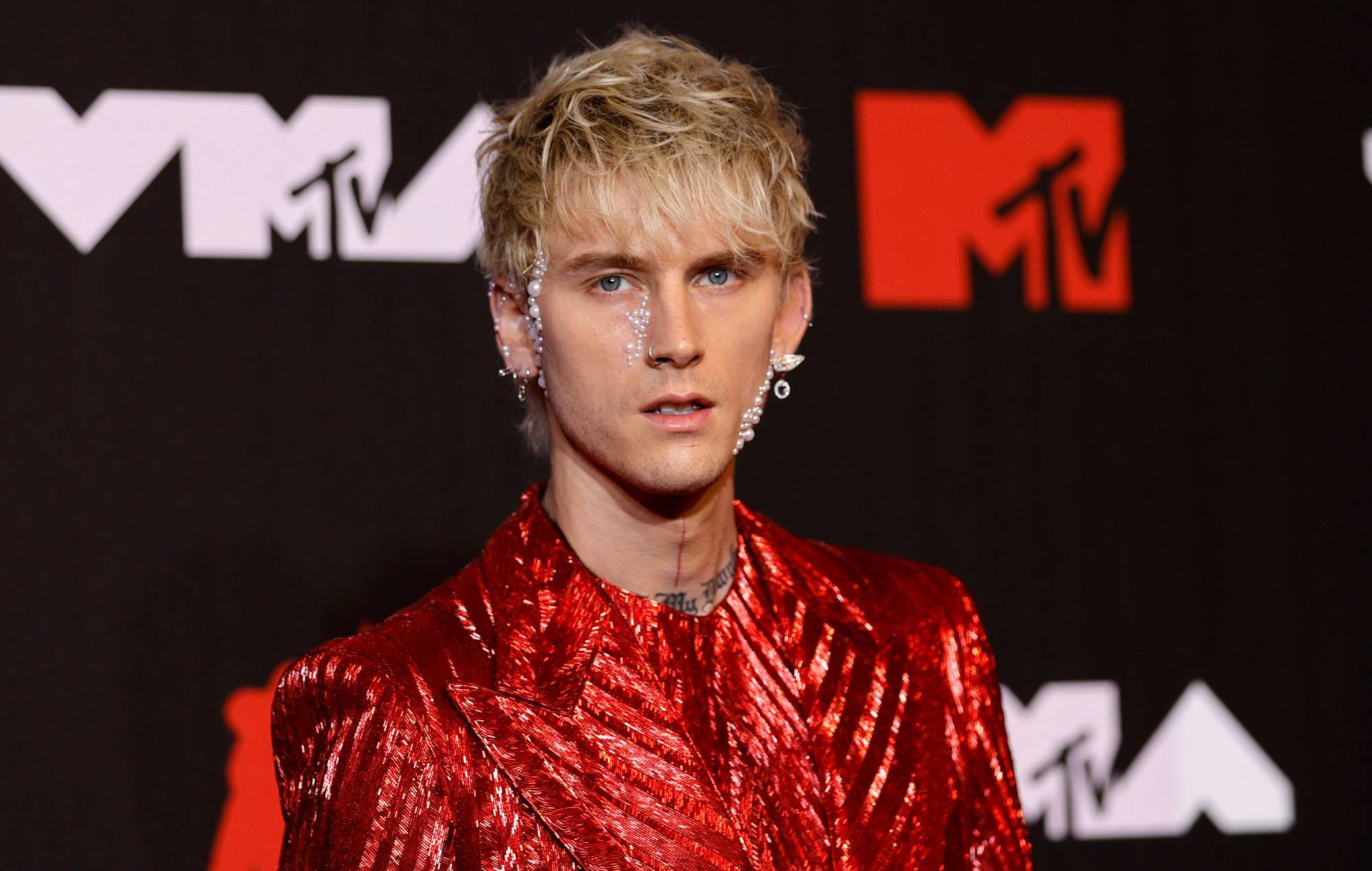 Machine Gun Kelly is “not in a haze anymore” after one year of sobriety