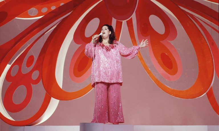 Cass Elliot’s Iconic ‘Make Your Own Kind Of Music’