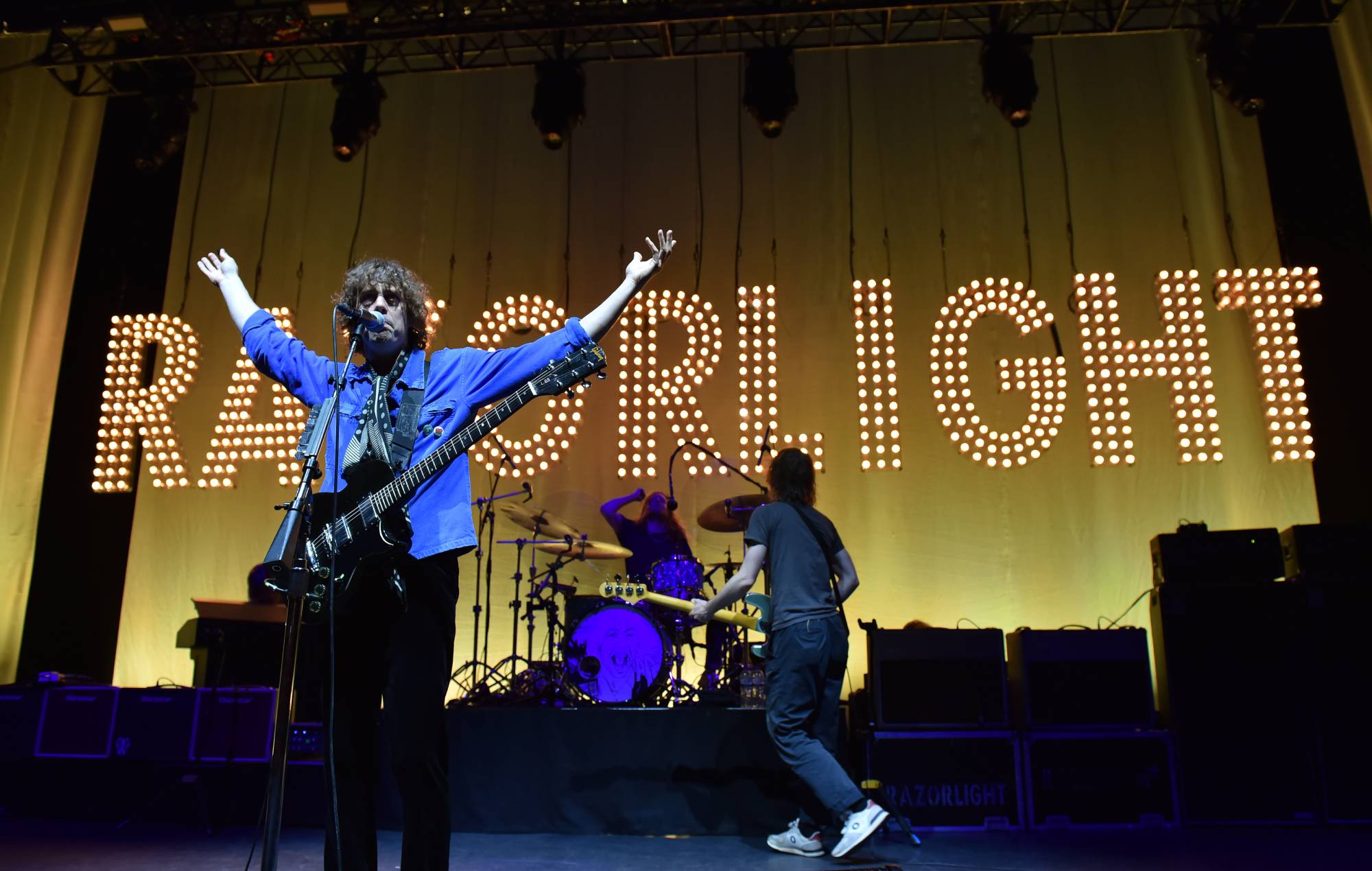 Check out Razorlight’s catchy new single ‘Zombie Love’