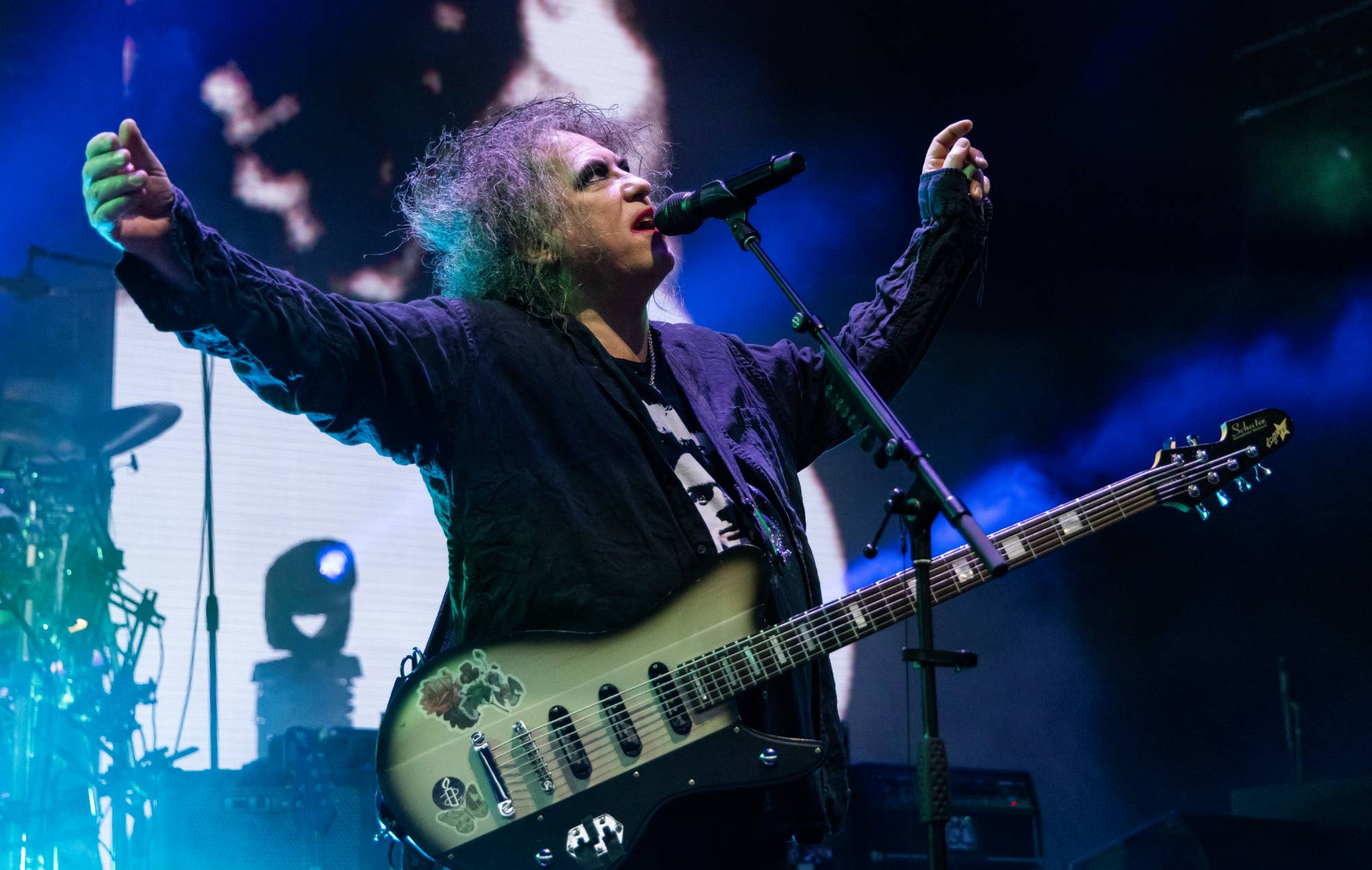 Robert Smith on the long wait for The Cure’s ‘Songs Of A Lost World’: “It’s been drifting in and out of my life”