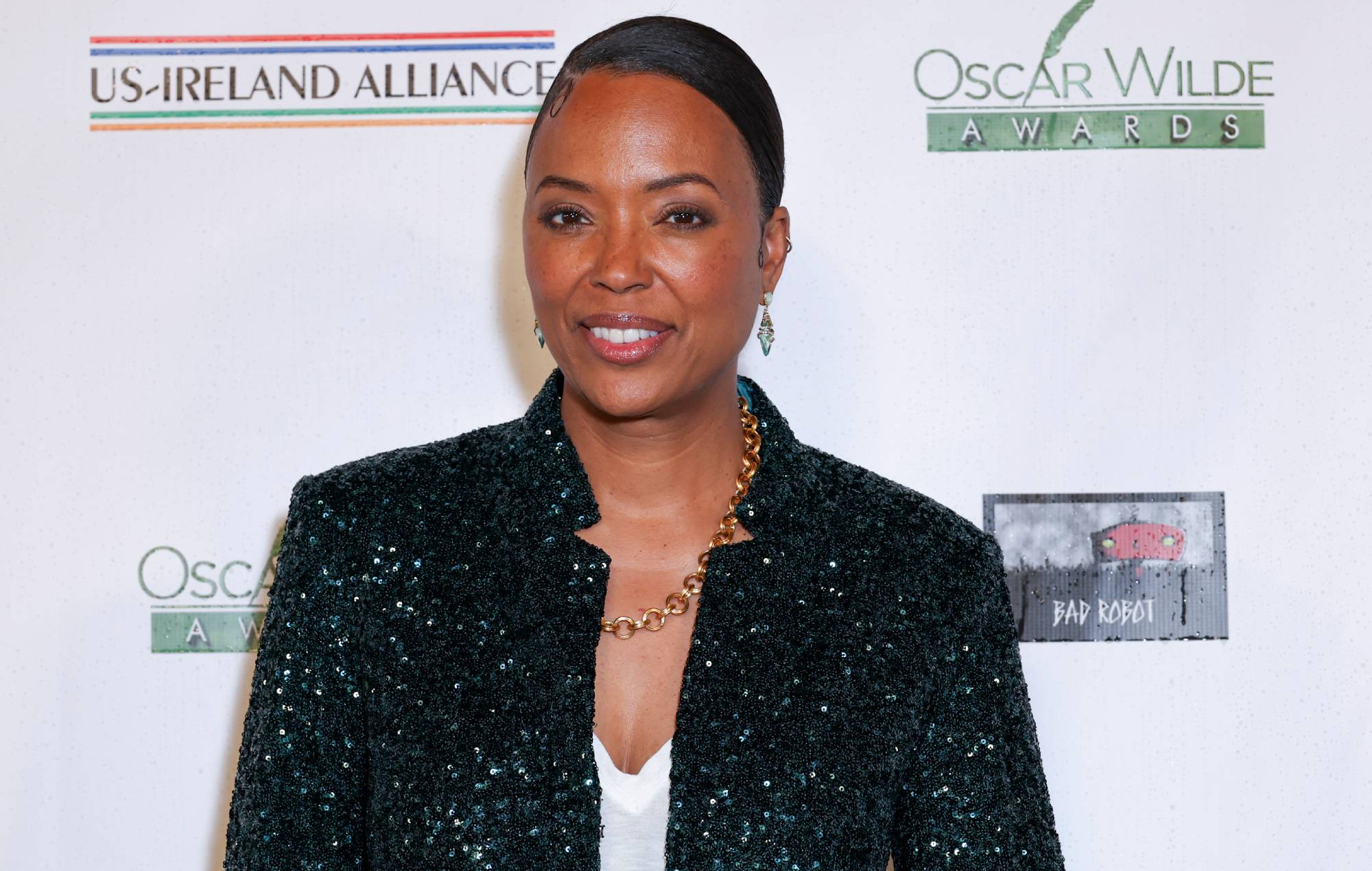 Aisha Tyler says ‘Friends’ casting reflected attitude that “only white stories sold”