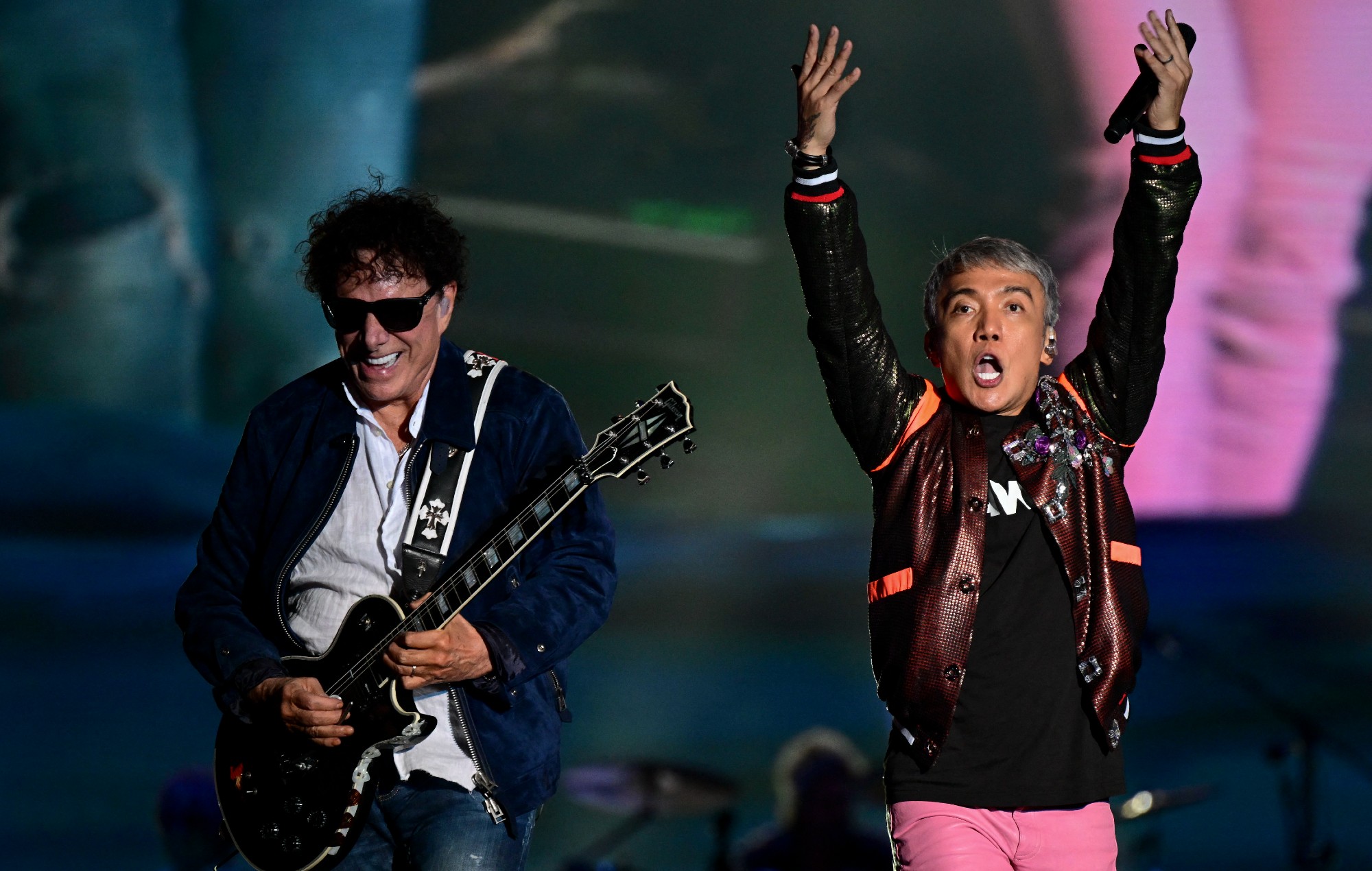 Journey singer Arnel Pineda says he will quit the band “for good” if fans want him to