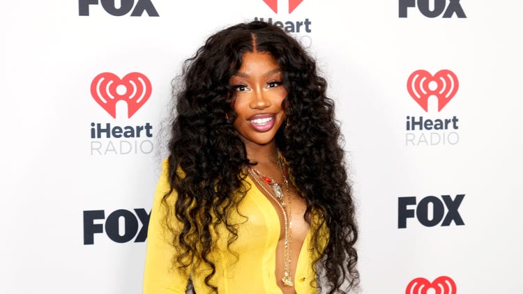 SZA Reveals ‘LANA’ Is “Coming Soon” While Wearing A Cricket Mask On “Hot Ones”