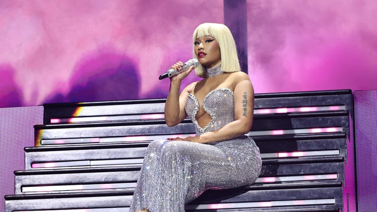 Nicki Minaj Apologizes After Mistaking Her Concert Photographer For A “Peeping Tom”