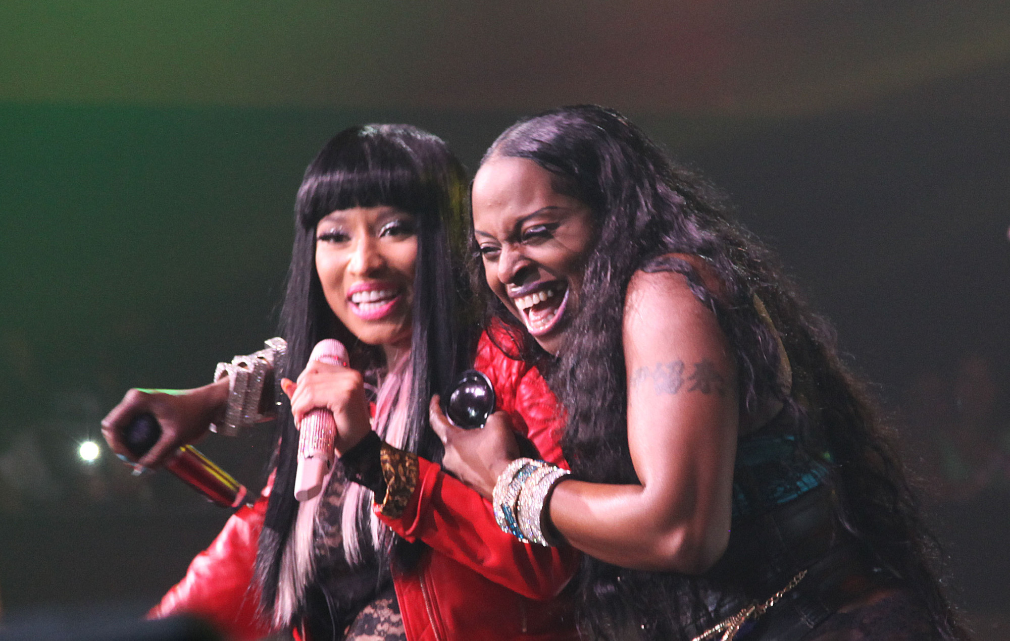 Nicki Minaj remembers her first time meeting Foxy Brown: “I couldn’t stop complimenting her”