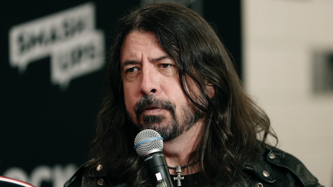 “I’ve recently become the father of a new baby daughter, born outside of my marriage.” Dave Grohl reveals that he has become a father for the fourth time, promises to try to regain his family’s trust and “earn their forgiveness”