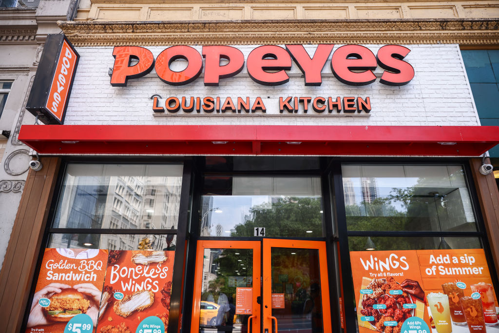 Popeyes Employee Stabs Violent Customer After Order Dispute In Philadelphia