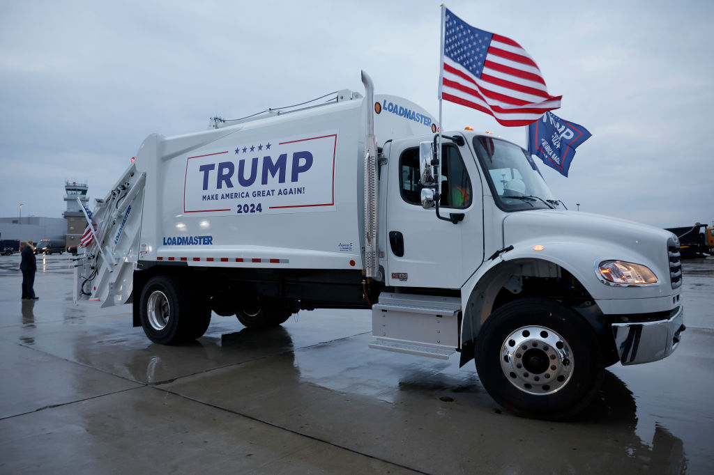 Sofa King Trash: Garbage Force One Trends Because Of Trump & MAGA Headass Hypocrisy