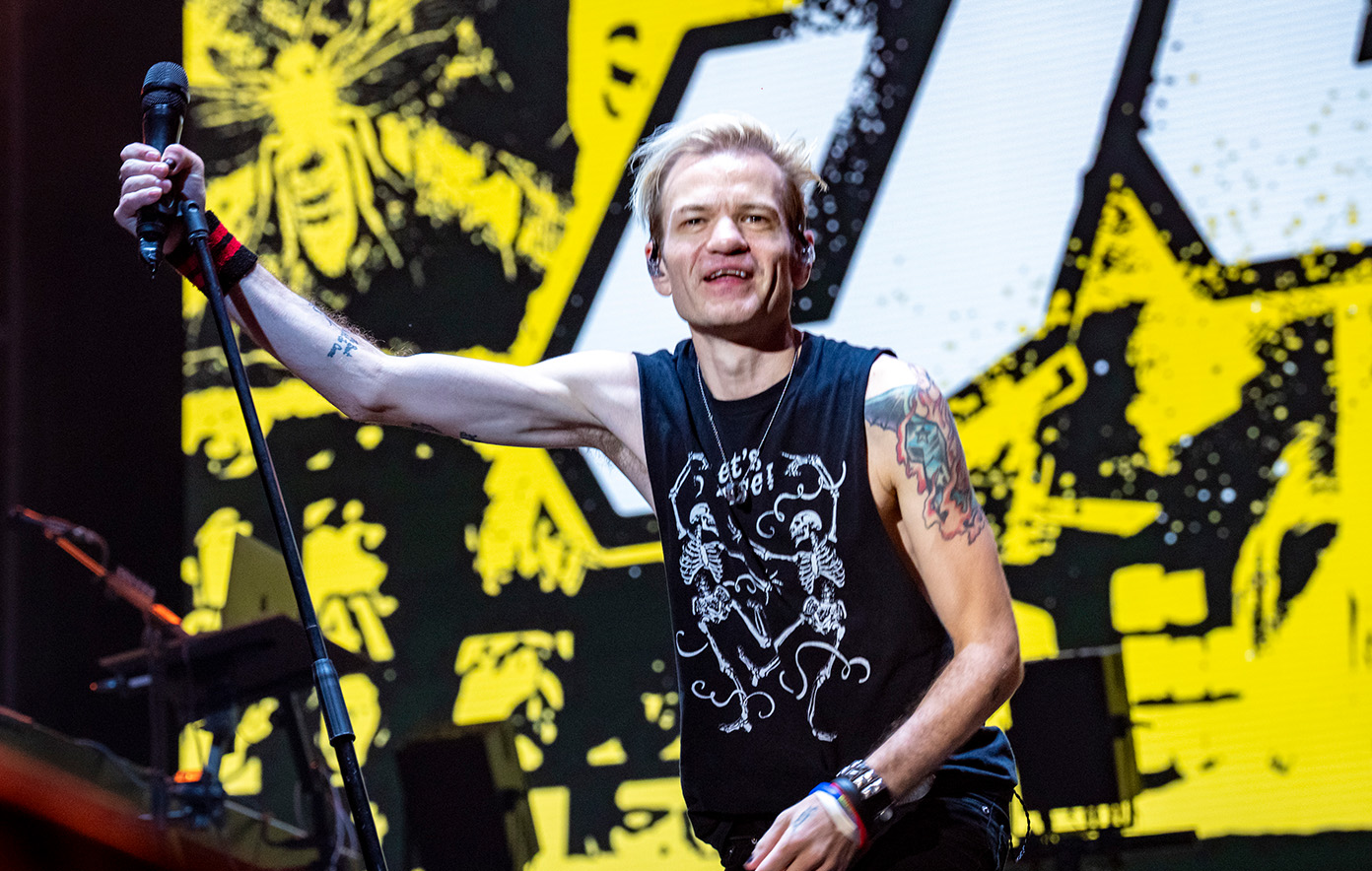 Sum 41’s Deryck Whibley says he, Paris Hilton, Scott Weiland and Byron McMackin once pretended to have an orgy to escape police drug bust