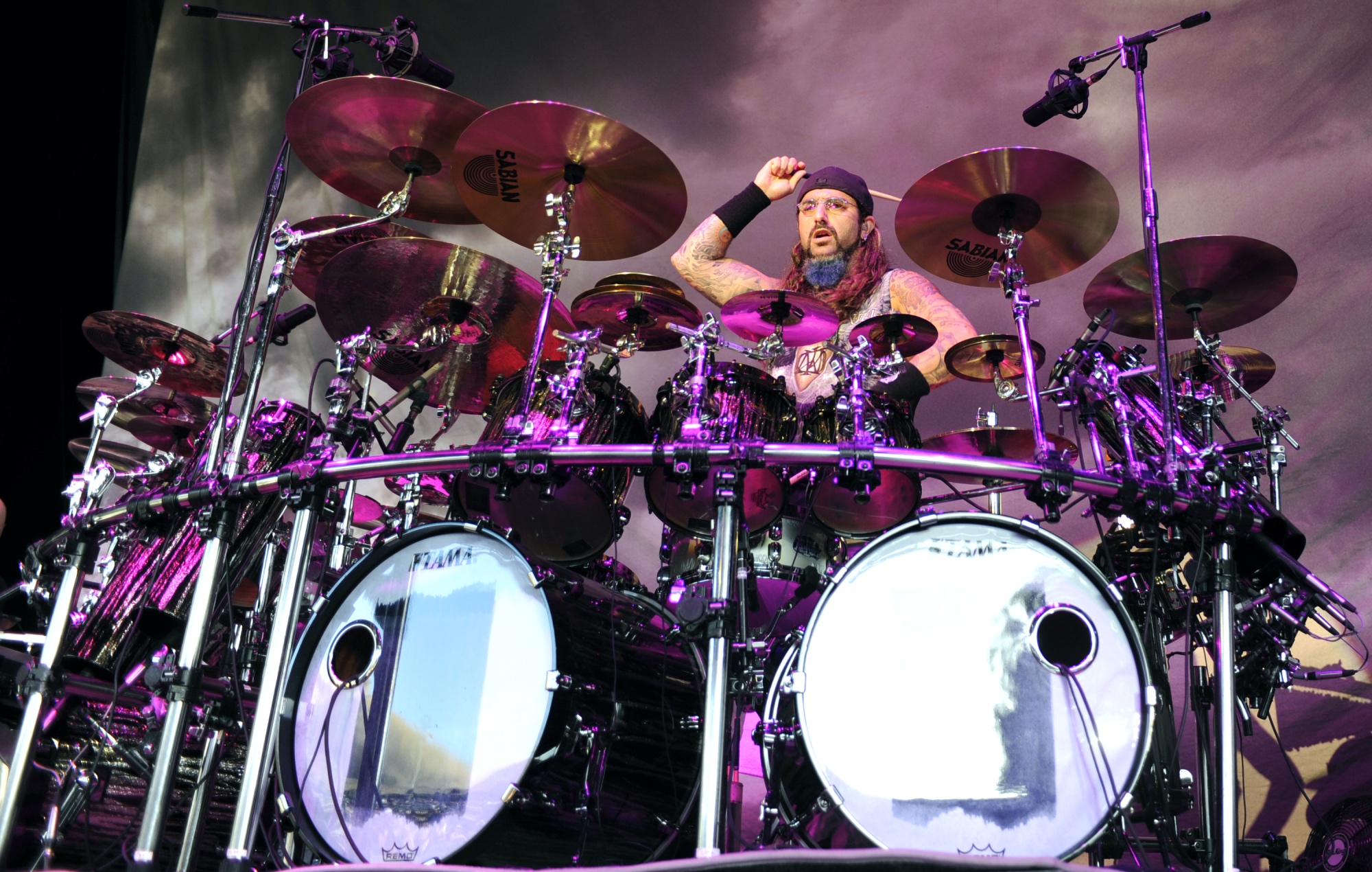 Mike Portnoy plays gig with Dream Theater just half an hour after learning that his sister had died