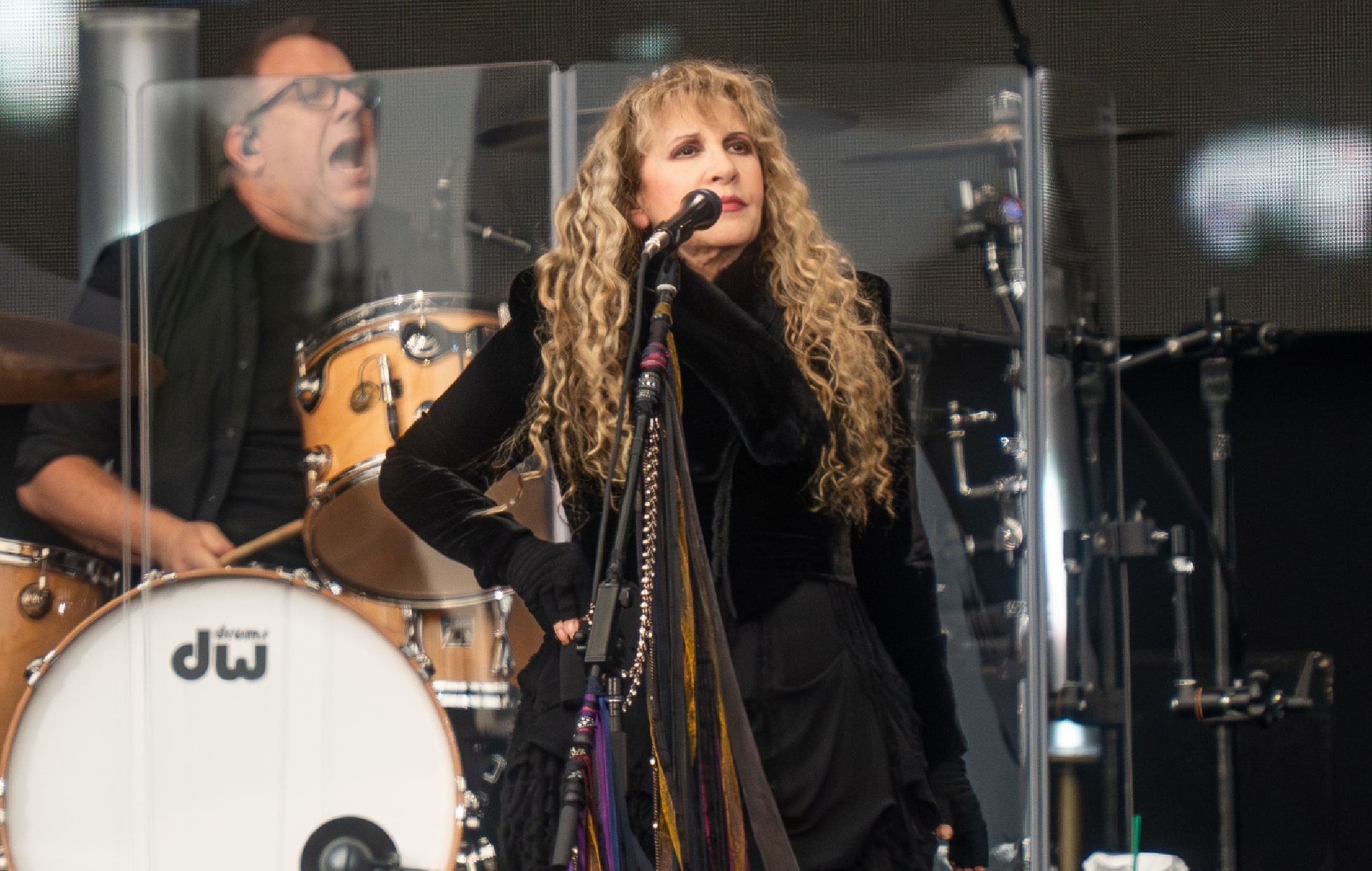 Watch Stevie Nicks perform on ‘SNL’ for first time in 41 years