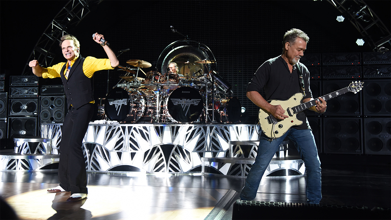 Alex Van Halen reveals that David Lee Roth asked Eddie Van Halen to play less guitar solos: “He couldn’t handle the fact that Eddie was getting more attention than he was”