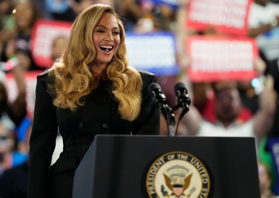 Beyoncé Will Perform At NFL Christmas Day Halftime Show On Netflix, Beyhive Laces Up Their Cleats