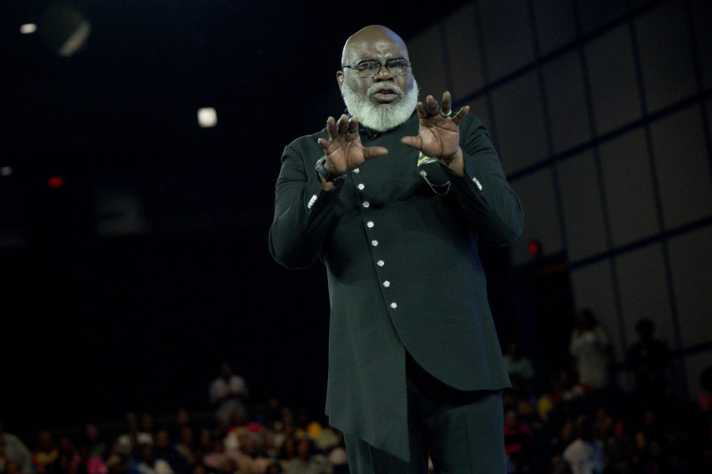 Bishop T.D. Jakes Falls Ill While Delivering Sunday Sermon