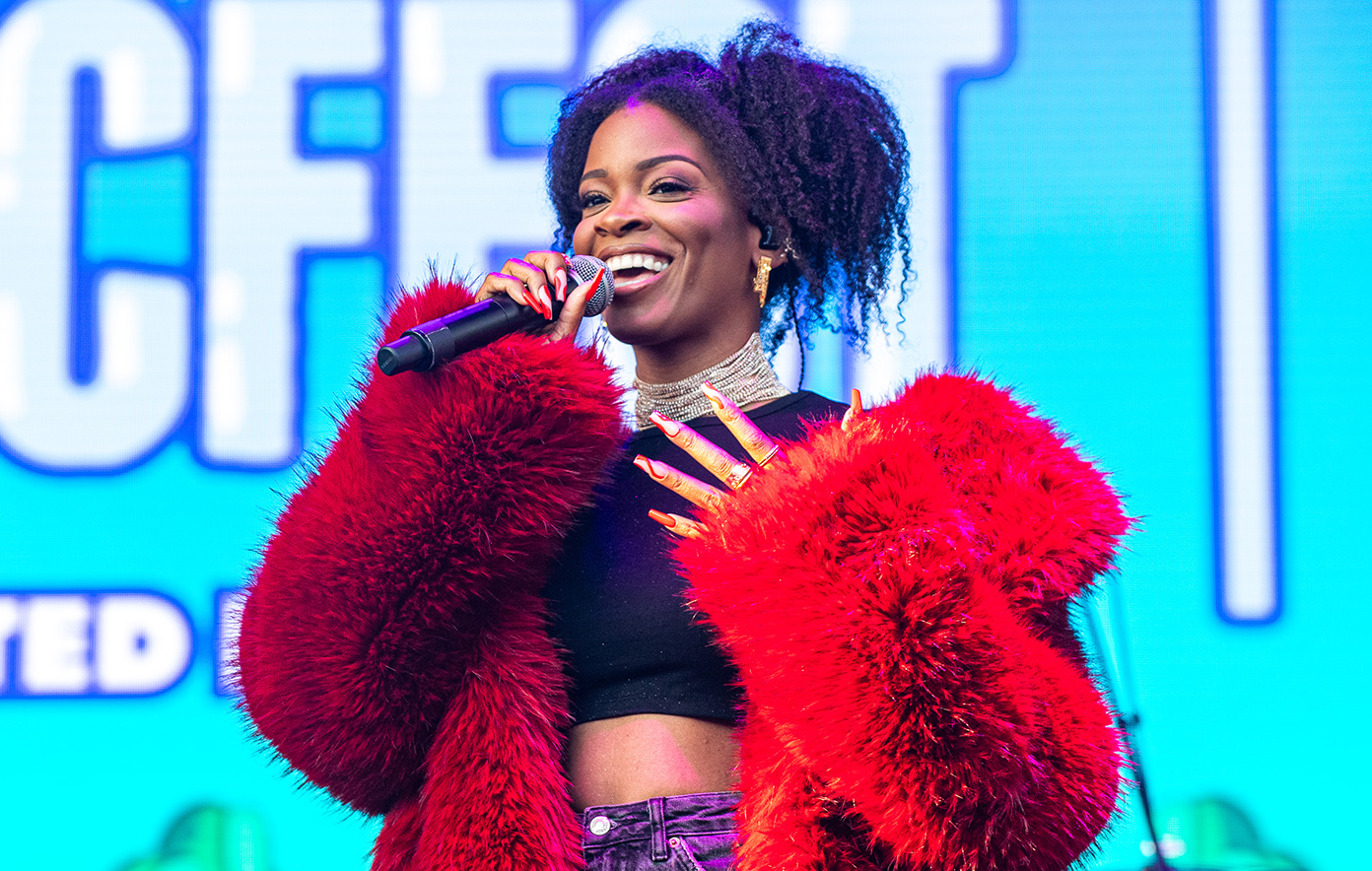 Ari Lennox says she wants out of her Dreamville label contract: “I feel played right now”