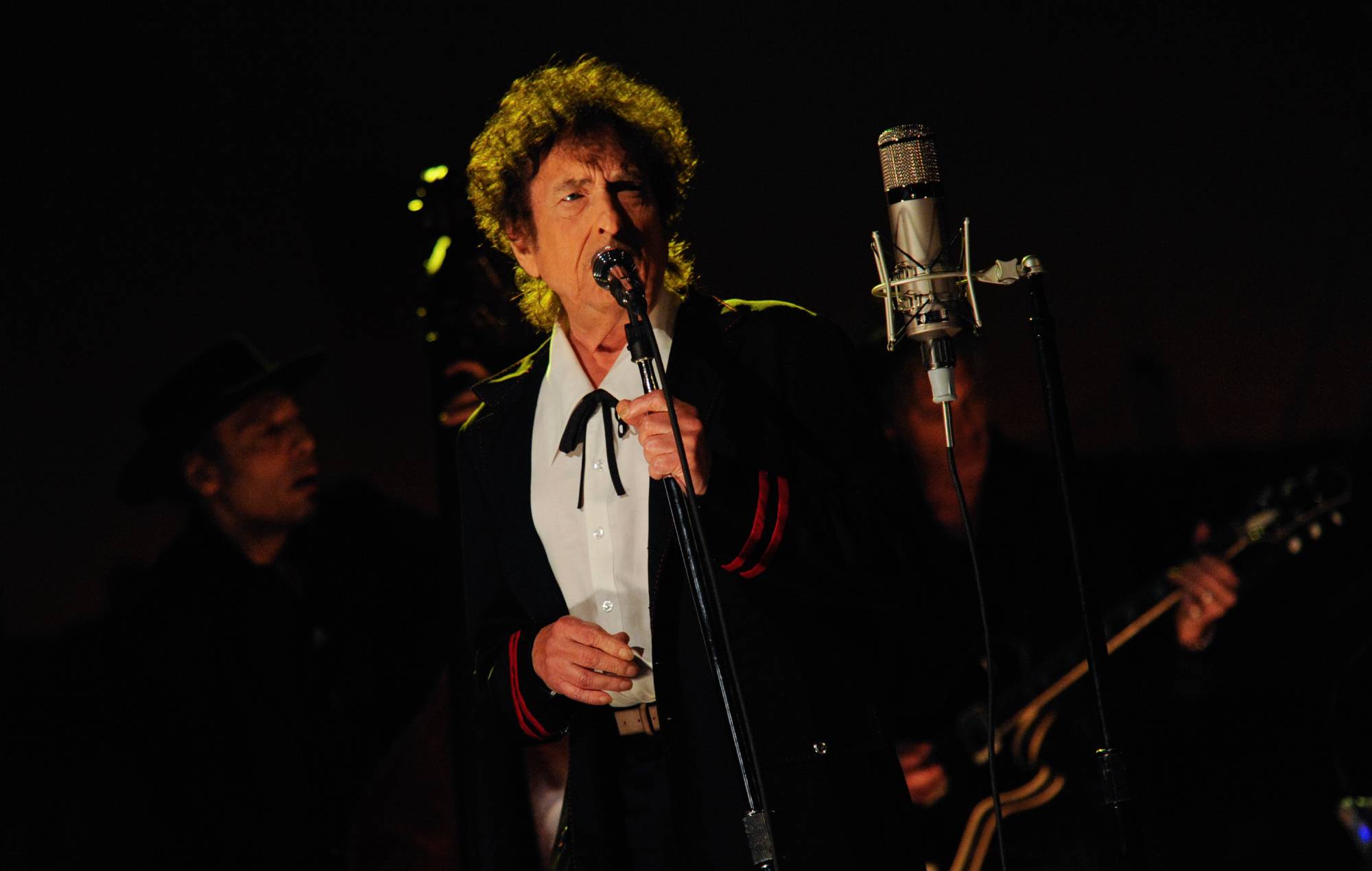 Bob Dylan responds to former backing dancer’s “ridiculous” claim she was told not to make eye contact with him