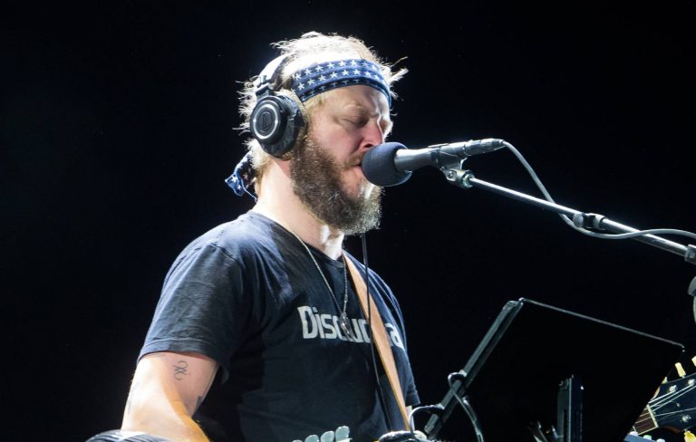 Bon Iver invites fans to cover his songs for his new website