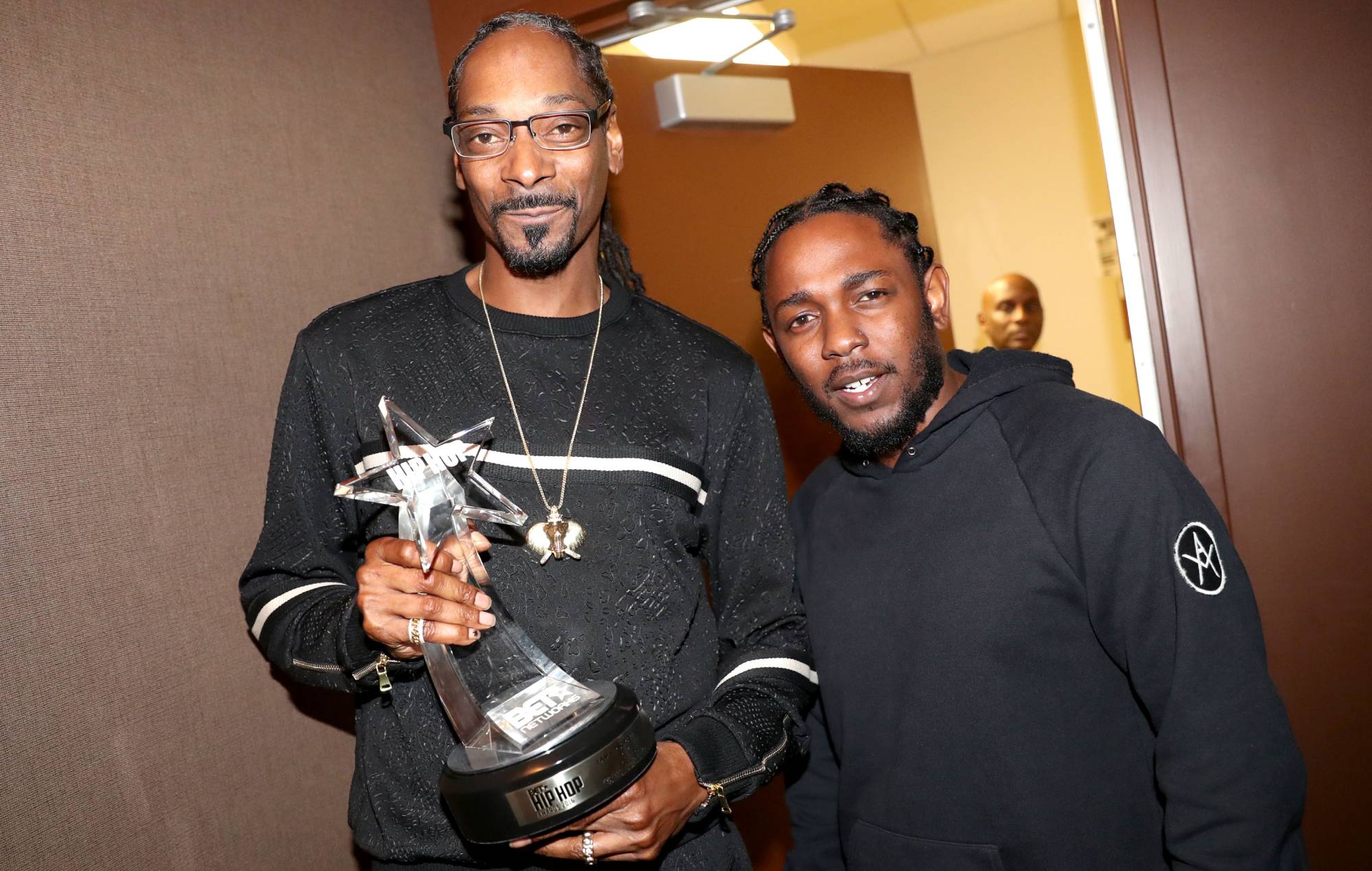 Snoop Dogg responds to Kendrick Lamar lyric about him supporting Drake on new album