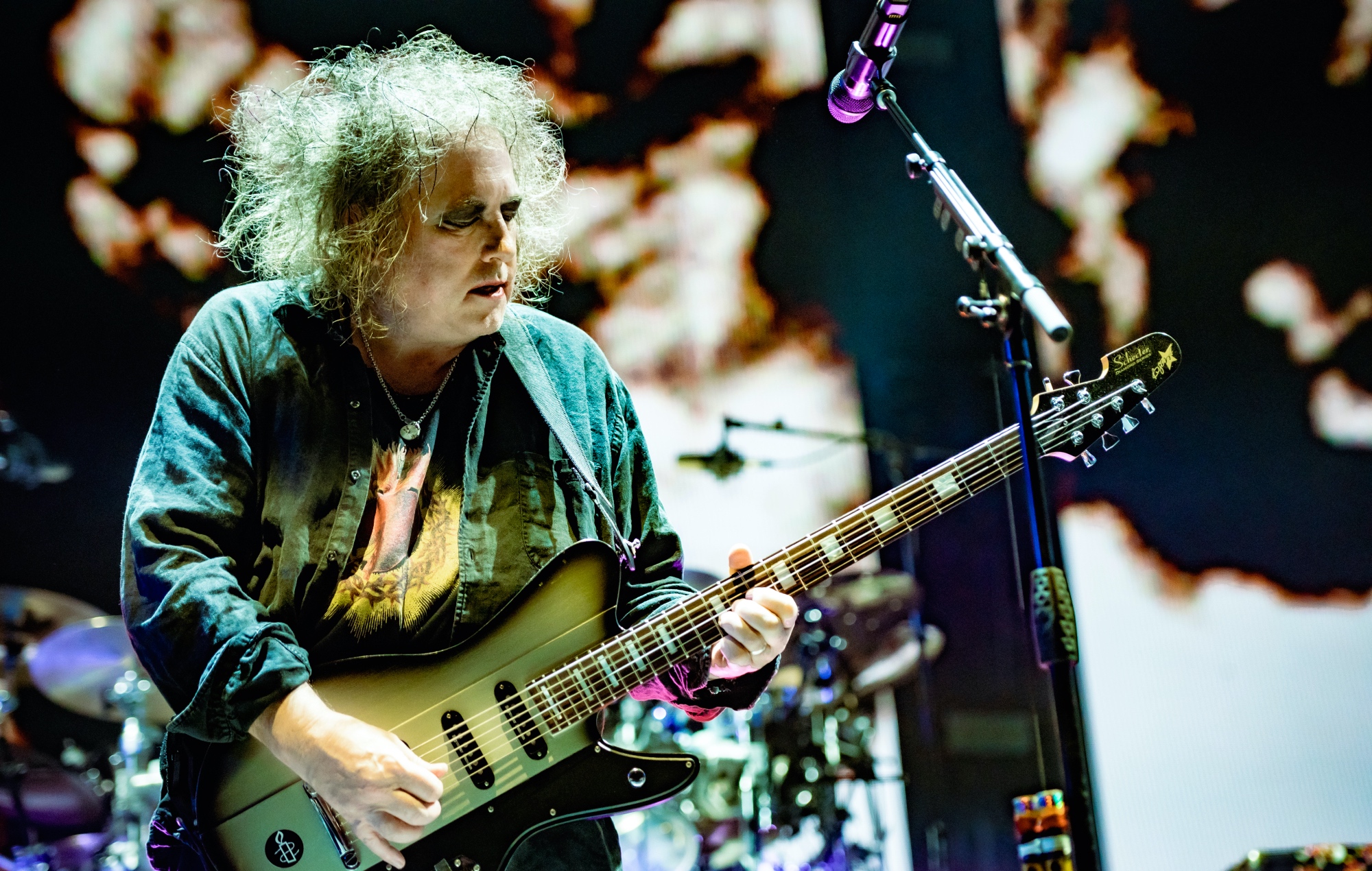 The Cure release new ‘A Fragile Thing’ EP with live version and Robert Smith remix