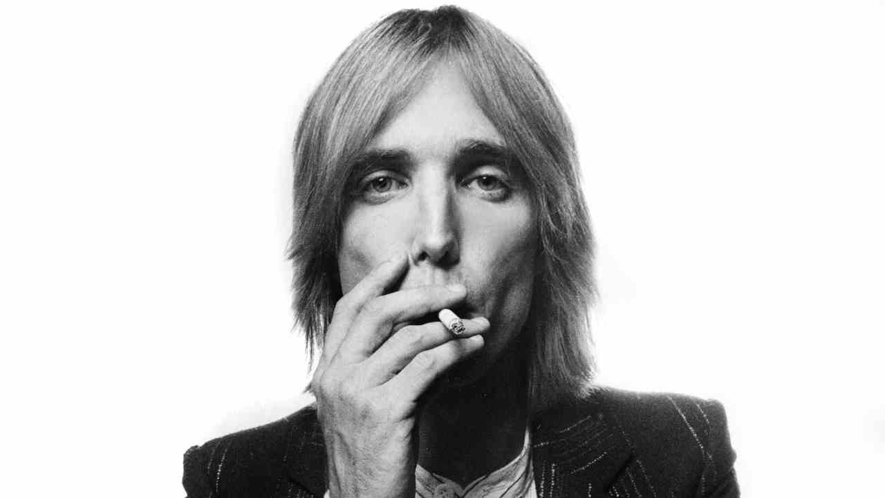 “They’re starting to call us punks. It was absurd, these stupid labels. One day I said to a guy, ‘If you call me a punk again, I’m gonna cut ya’”: How Tom Petty took on the record industry and won with Damn The Torpedoes