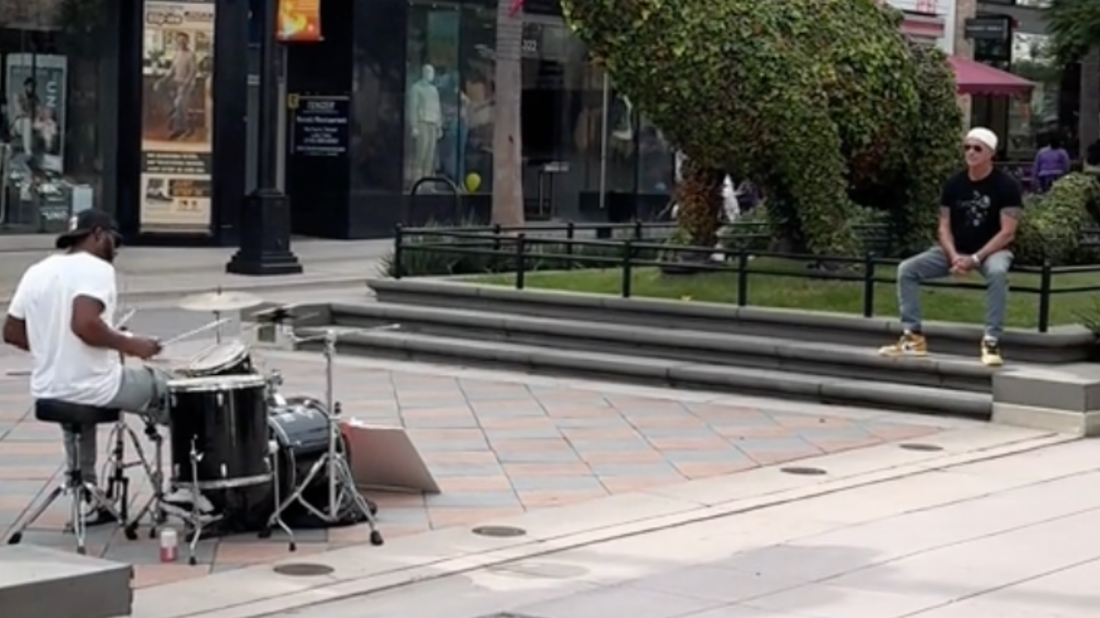 Who’s gonna tell him? Busker drums Red Hot Chili Peppers song without realising drummer Chad Smith was watching