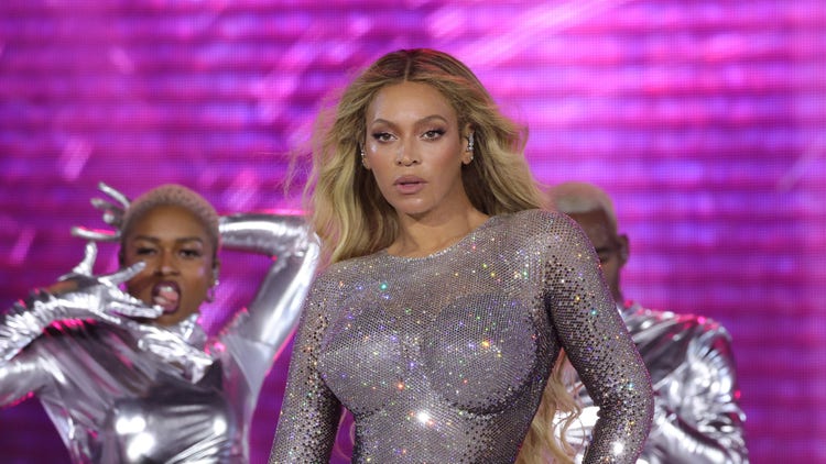 Beyoncé To Headline Halftime Show At Houston Texans And Baltimore Ravens Christmas Game