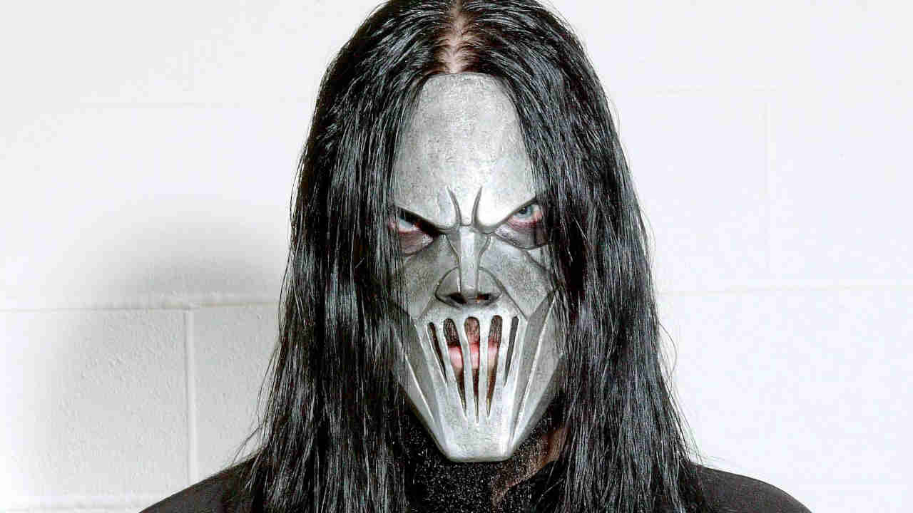 “I never wanted to be in a band, I just liked playing music. I was never a showman. If I didn’t have my mask on I wouldn’t be at the front of the stage”:  An interview with Mick Thomson, Slipknot’s reluctant guitar hero