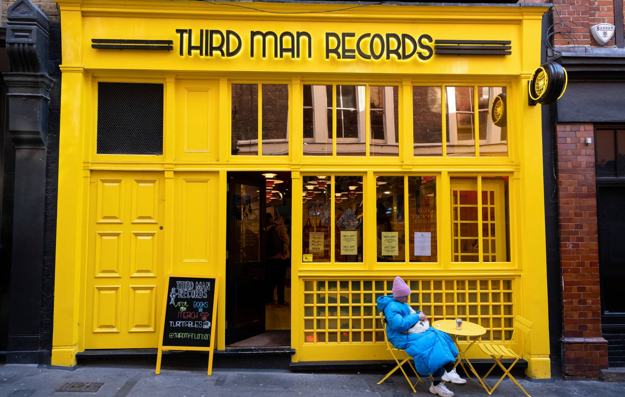 Third Man Records and 4AD announce Christmas record fair in London