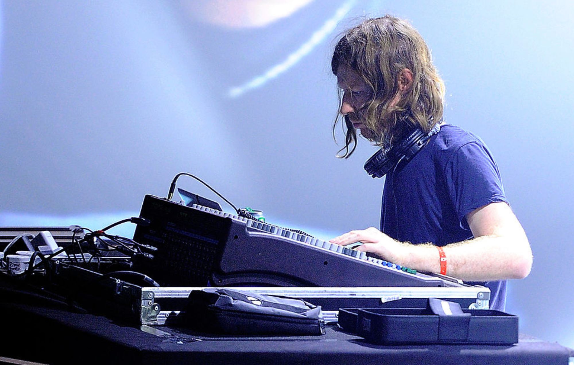 Aphex Twin surprise releases new compilation ‘Music From The Merch Desk (2016-2023)’