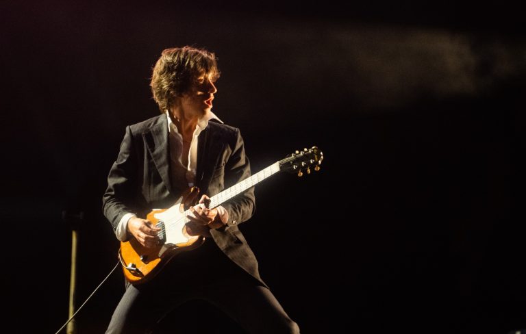 Scammers have been posing as Arctic Monkeys agent to book artists for fake 2025 world tour