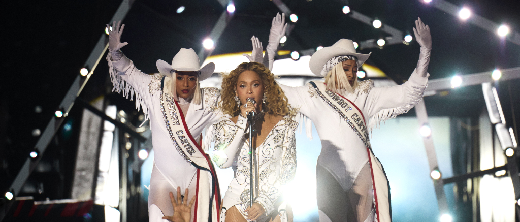 Beyoncé’s Mother Tina Knowles Slams Those Trash-Talking Her Christmas Day Halftime Show Performance