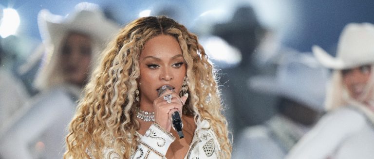 The Beyoncé Bowl (Her Christmas Day NFL Halftime Show) Is Now Streaming On Netflix