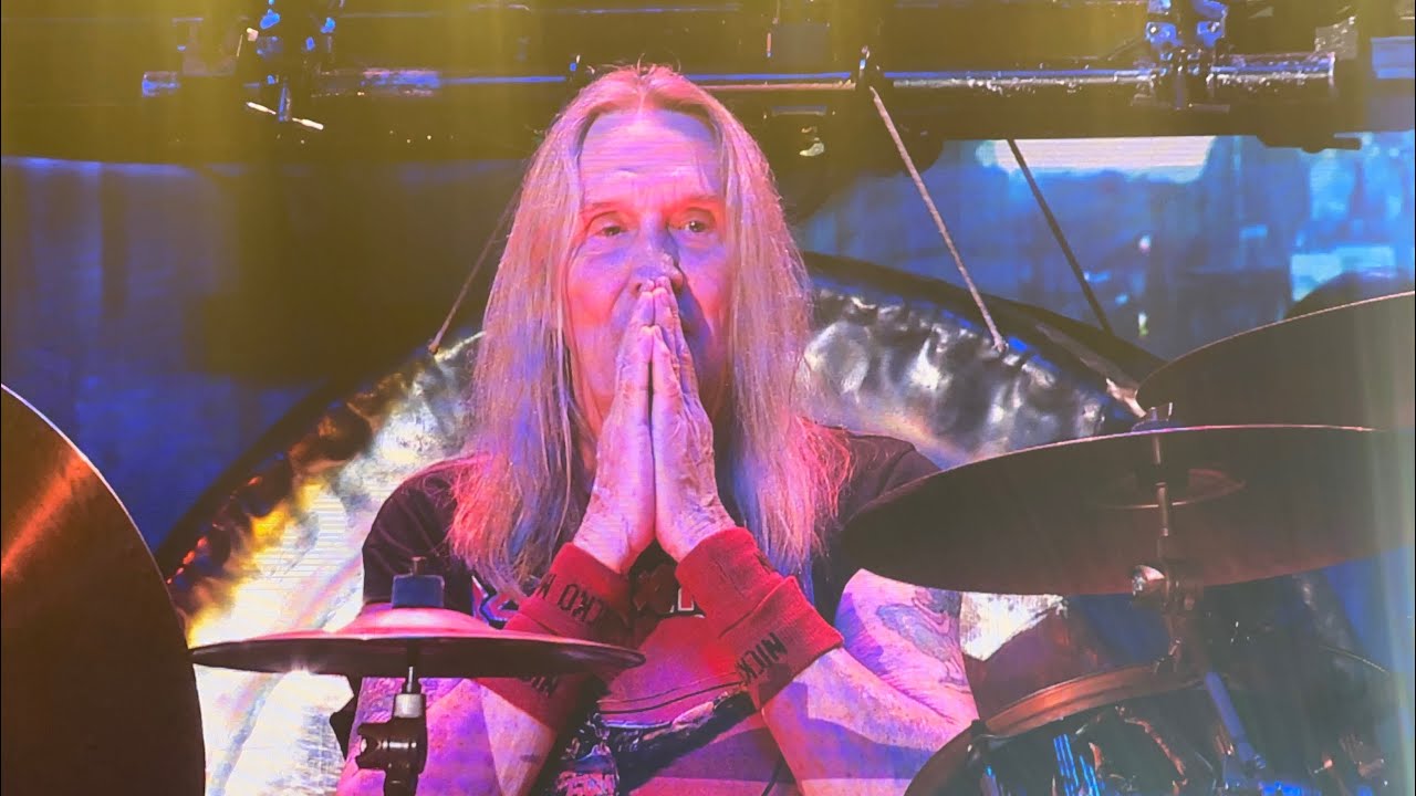 “He was a drummer before I was a singer, a pilot before I was a pilot”: Watch Bruce Dickinson pay tribute to Nicko McBrain during his final Iron Maiden show