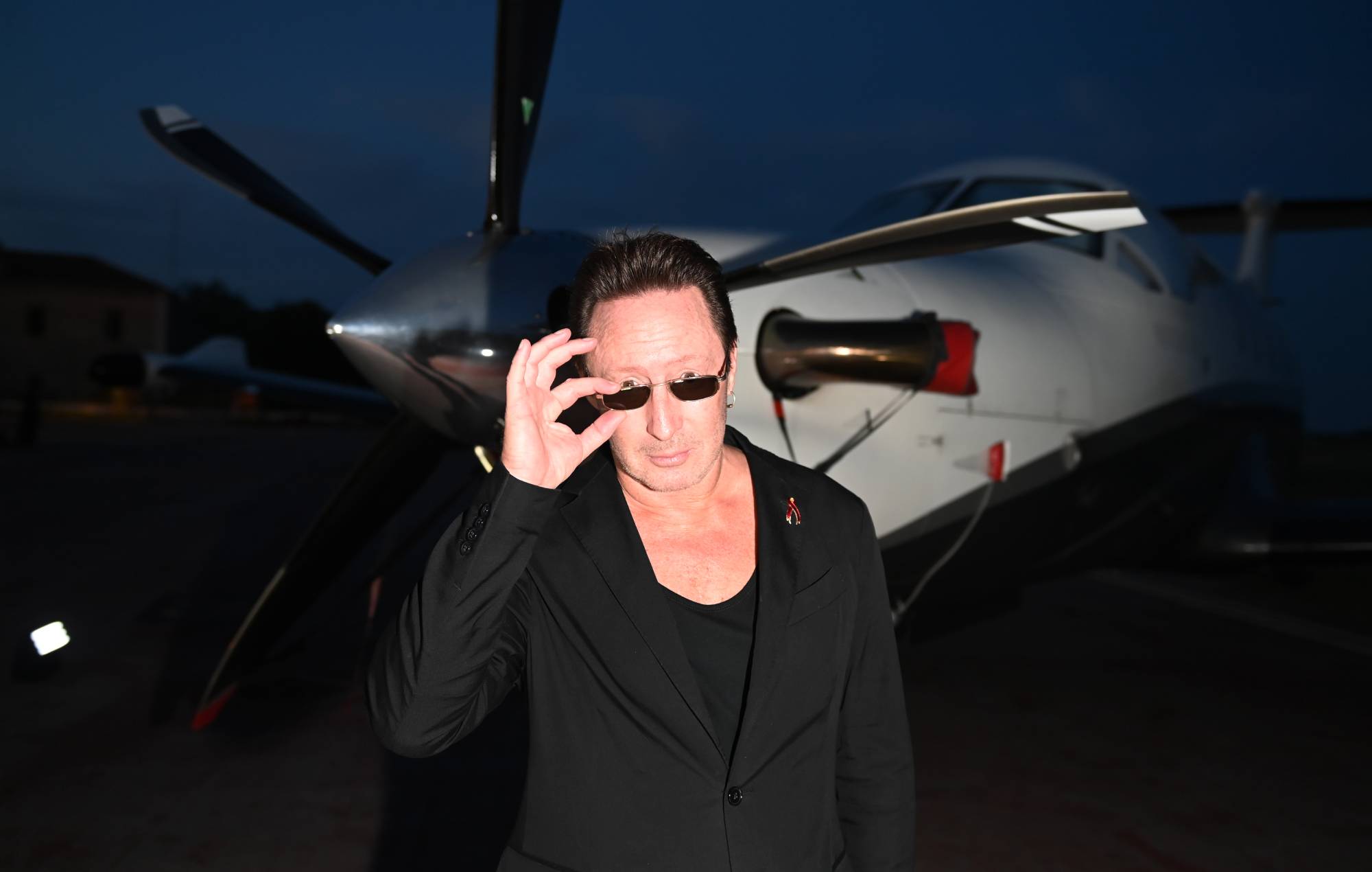 Julian Lennon undergoes emergency surgery for skin cancer: “Please get yourself checked out”