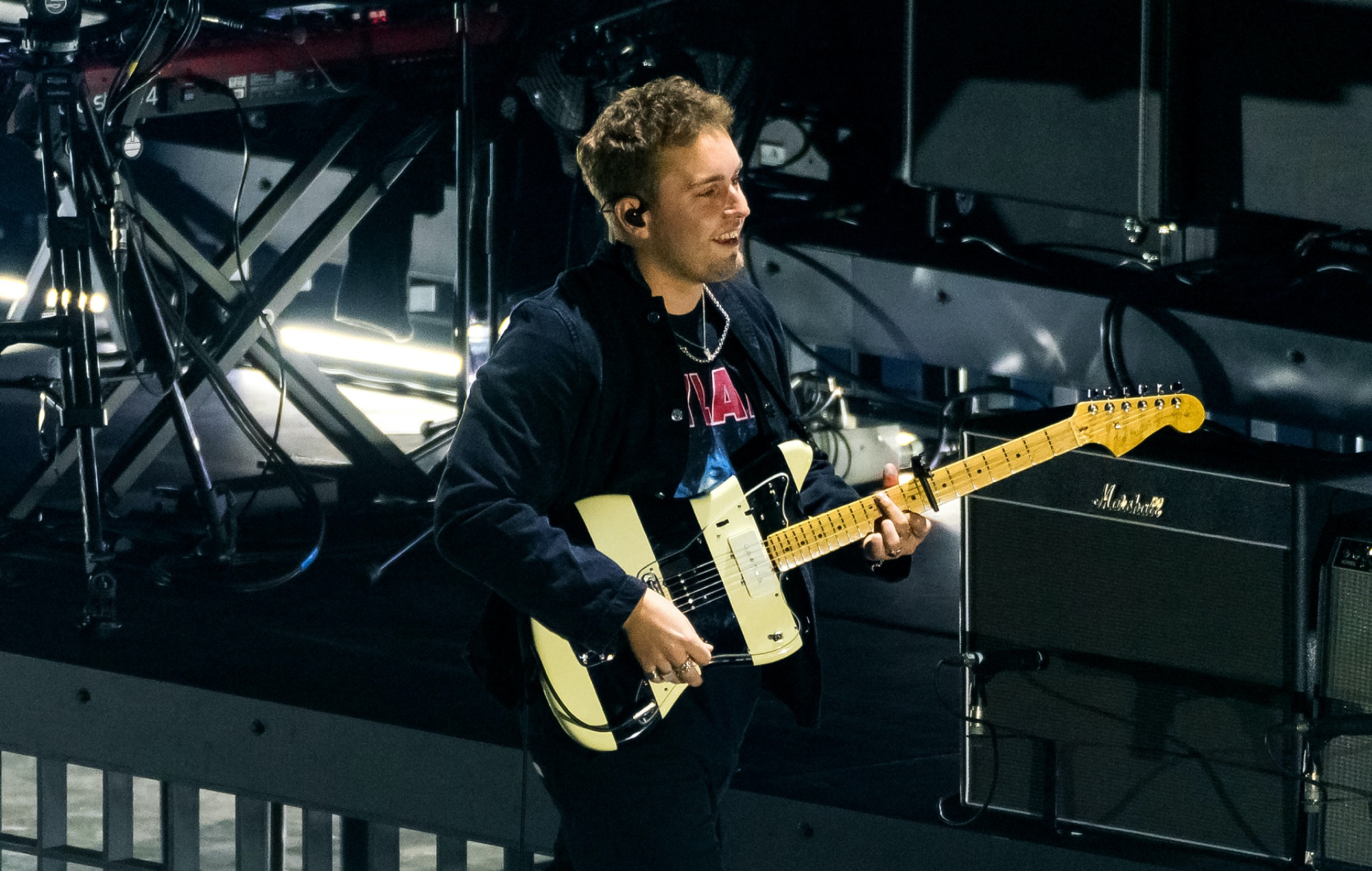 Watch Sam Fender cover The Clash’s ‘London Calling’ at The O2