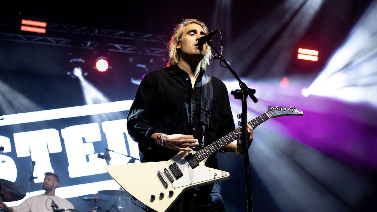 “Who wouldn’t want to battle against the Martians?” Busted/Fightstar frontman Charlie Simpson to join Enter Shikari’s Rou Reynolds in The War Of The Worlds