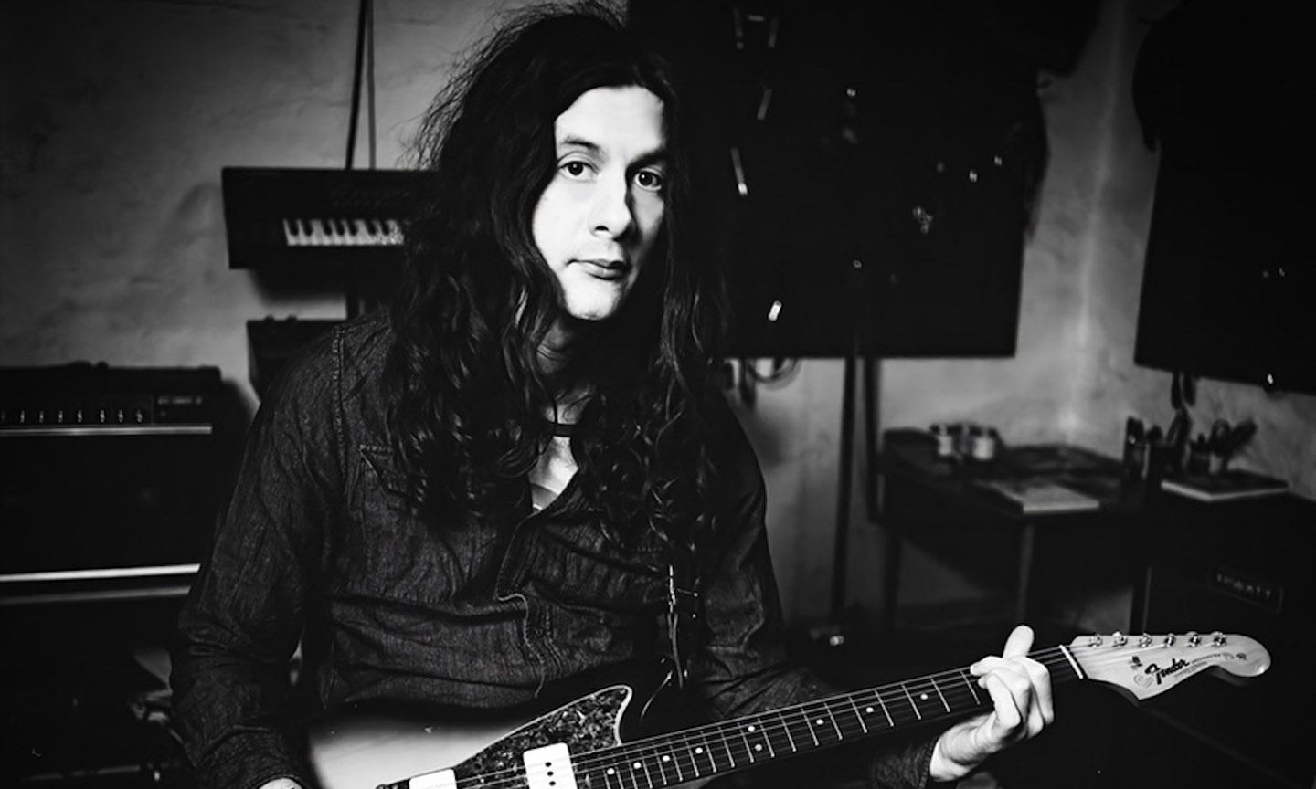 Kurt Vile And Family Share ‘Must Be Santa’ Video