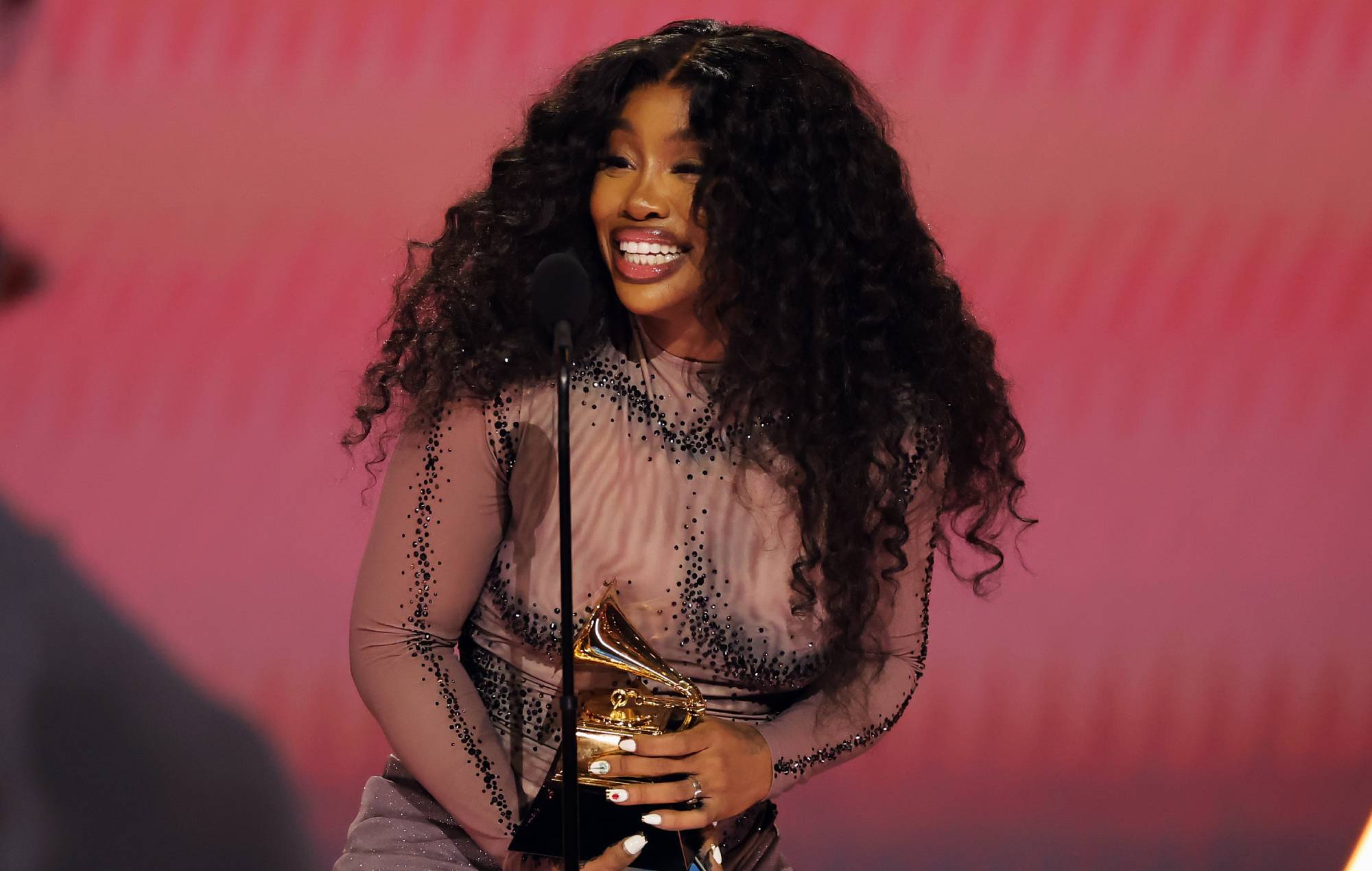 SZA confirms new album ‘Lana’ is deluxe edition of ‘SOS’: “The clock starts now”