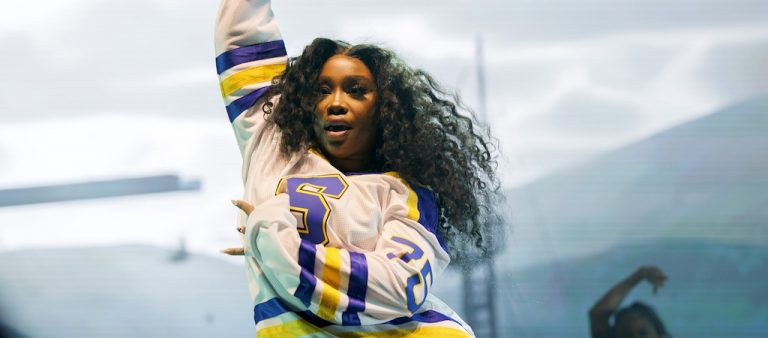 SZA Plans To ‘Add Stuff’ To ‘SOS Deluxe: Lana’ On Christmas, Including ‘Switching Some Mixes’