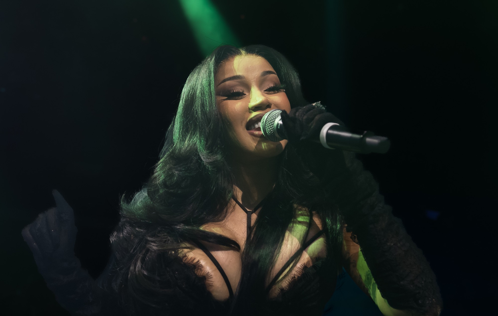 Cardi B appears to accuse Offset and mother-in-law of stealing from her