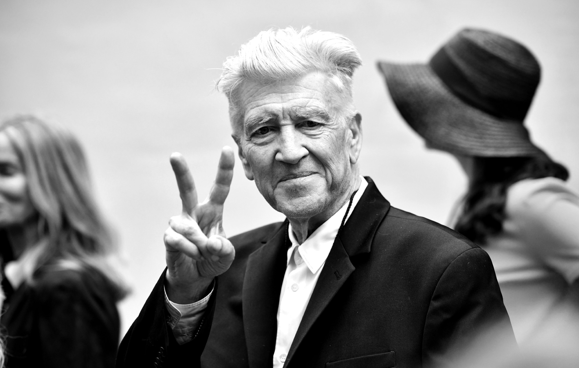 David Lynch fans hold “worldwide group meditation” to honour late director’s legacy