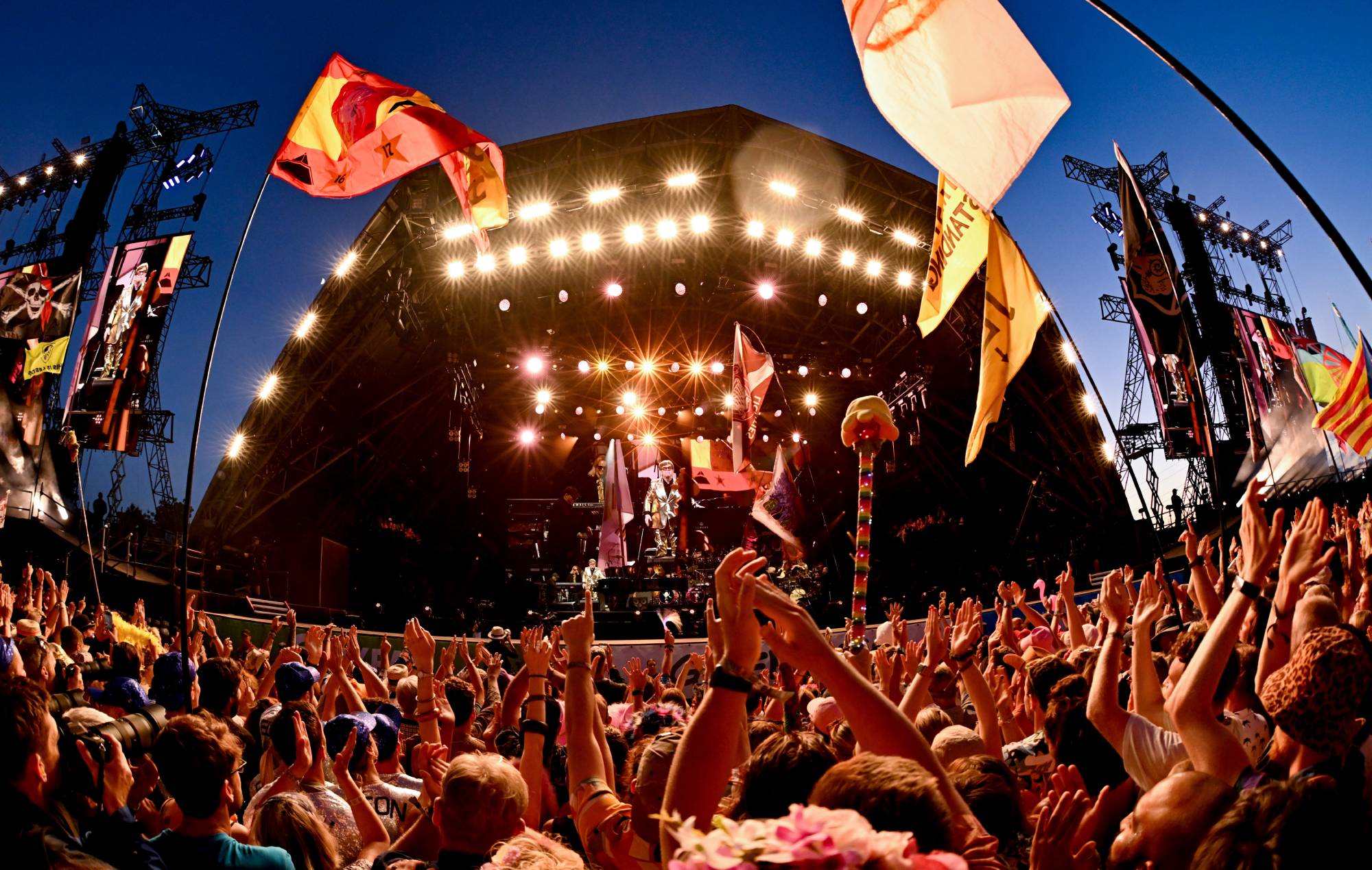 Glastonbury neighbour scammed recently bereaved widow out of £670 fake tickets