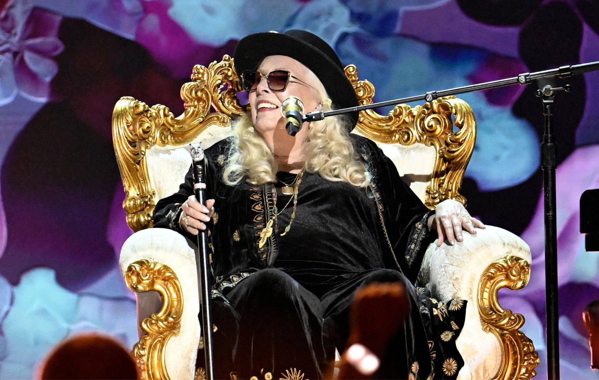 Watch Joni Mitchell perform ‘Both Sides Now’ at LA FireAid benefit gig